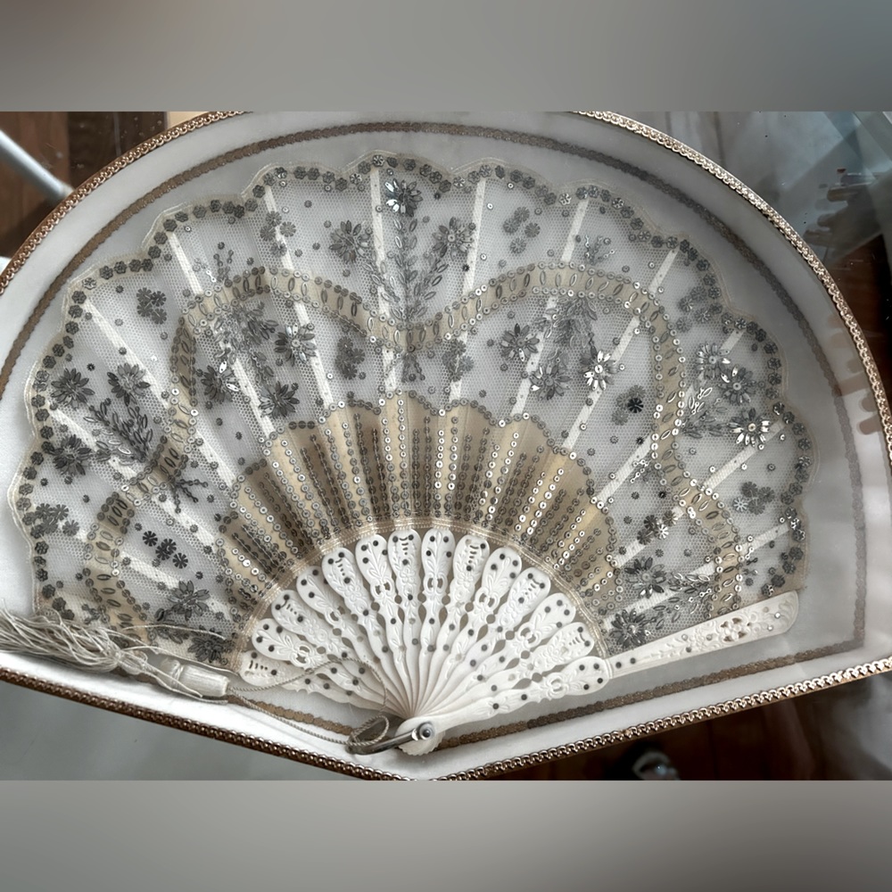 Stunning 19th century fan sequined lace Victorian Edwardian Bridgerton rare find
